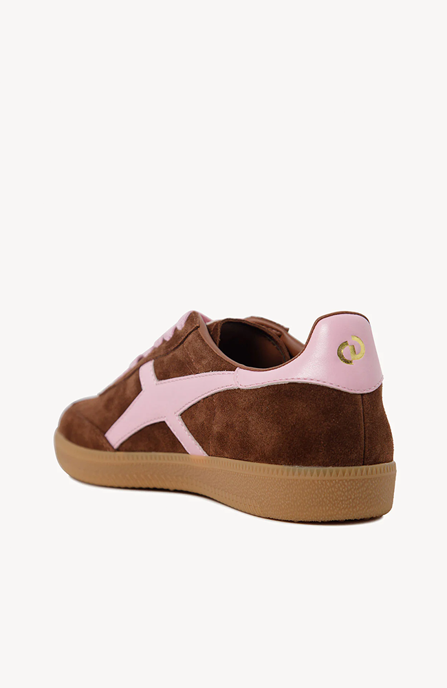 2001 Crossroads - Coffee Soft Suede/Candy Pink Leather