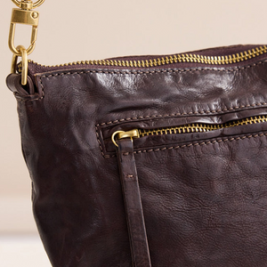Tumbled Large Essential Pouch - Chocolate