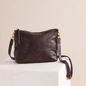 Tumbled Large Essential Pouch - Chocolate