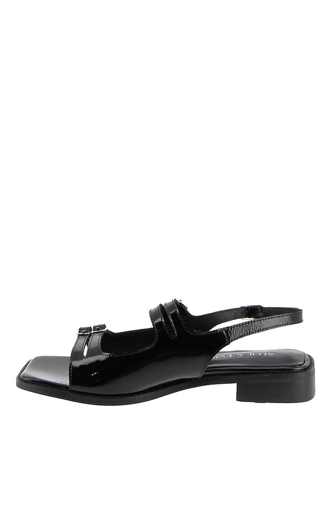 Nicola Slingback Sandal - Black