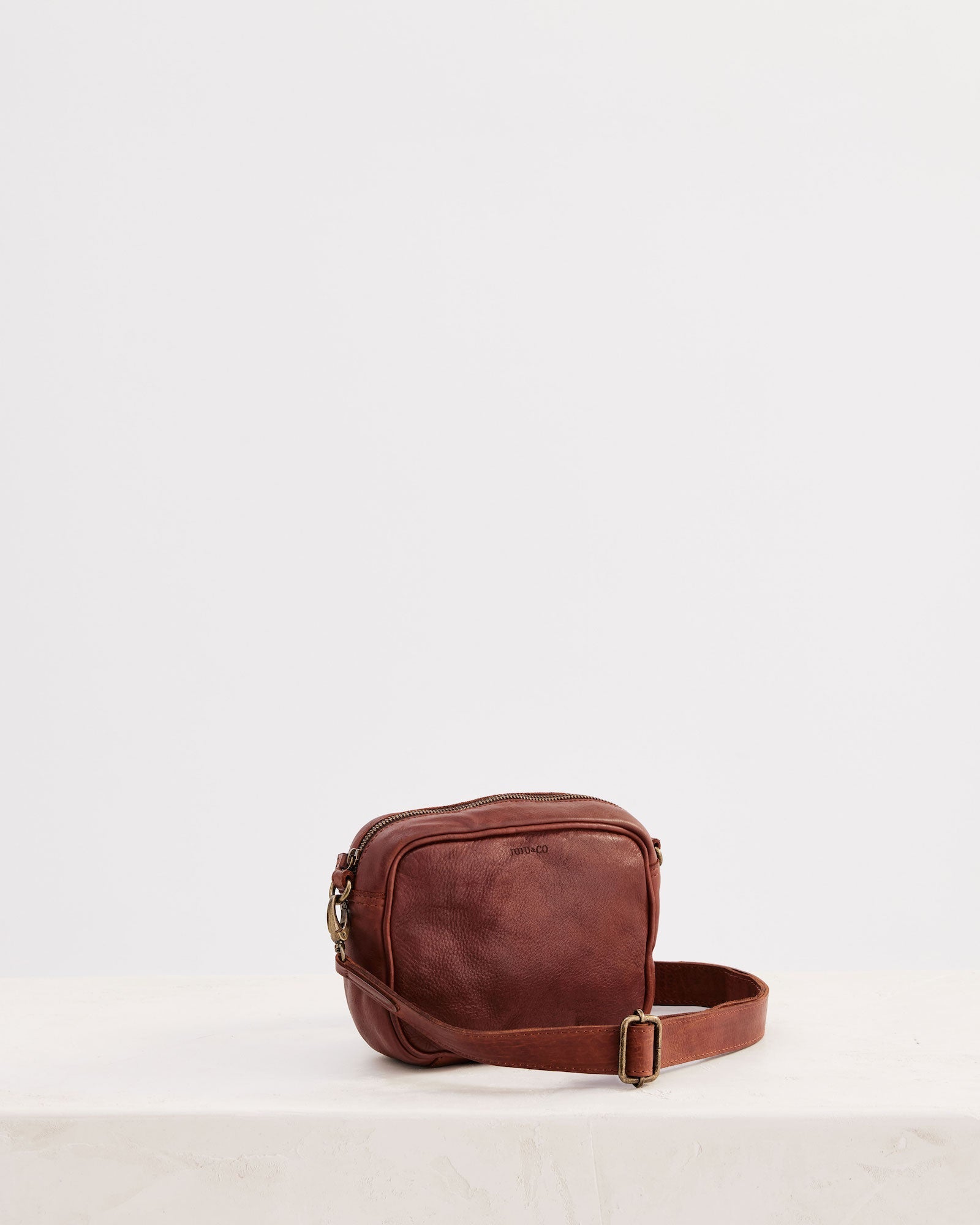 Camera Crossbody Bag - Cognac