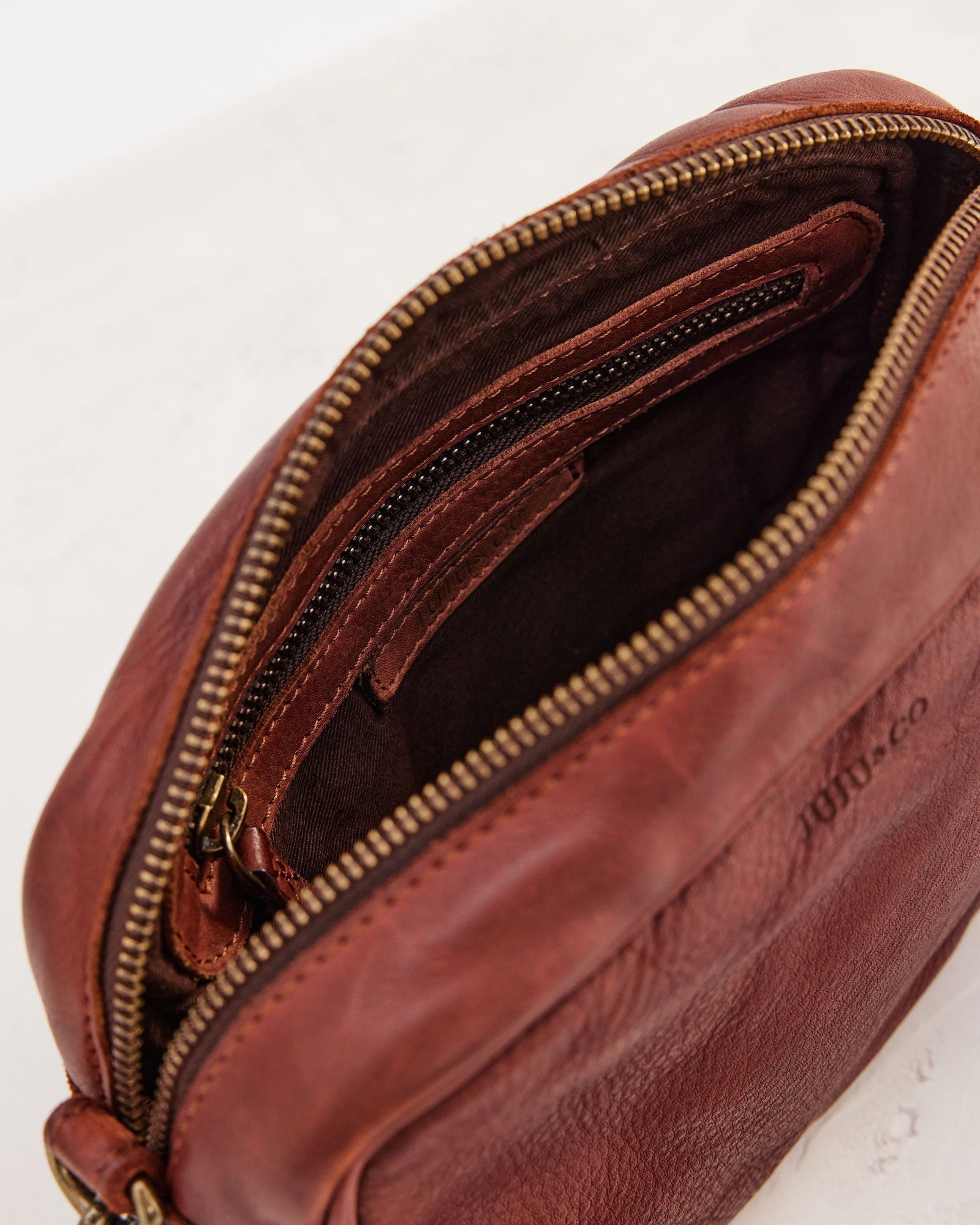 Camera Crossbody Bag - Cognac