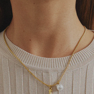 Pearl Letter I Necklace