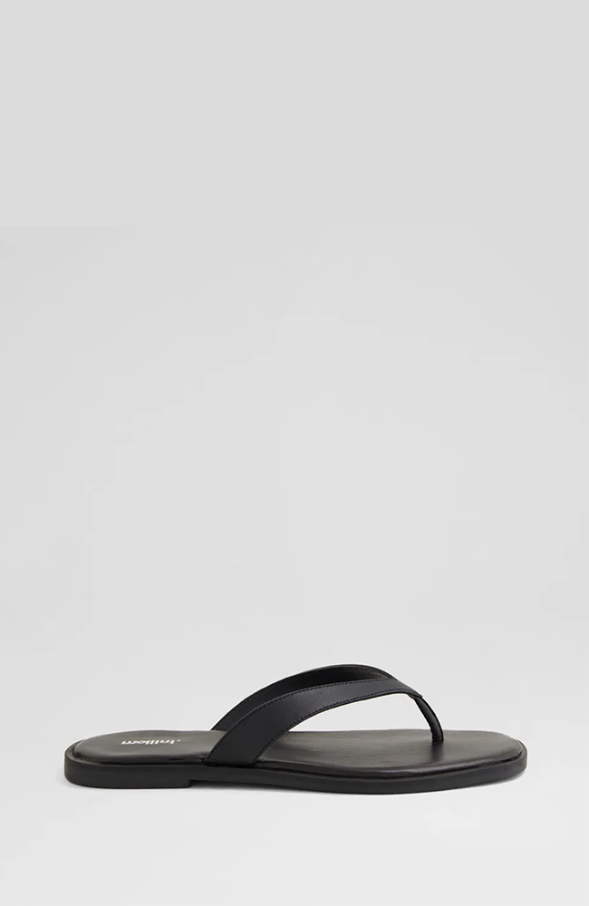 Juliena Thong - Black
