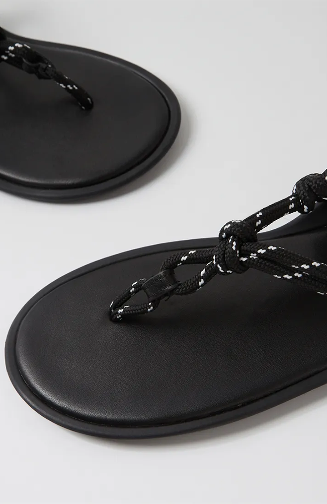 Ellemere Thongs - Black
