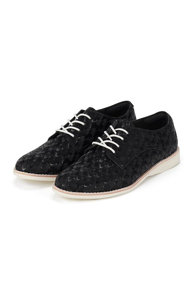 Derby - Black Peacock