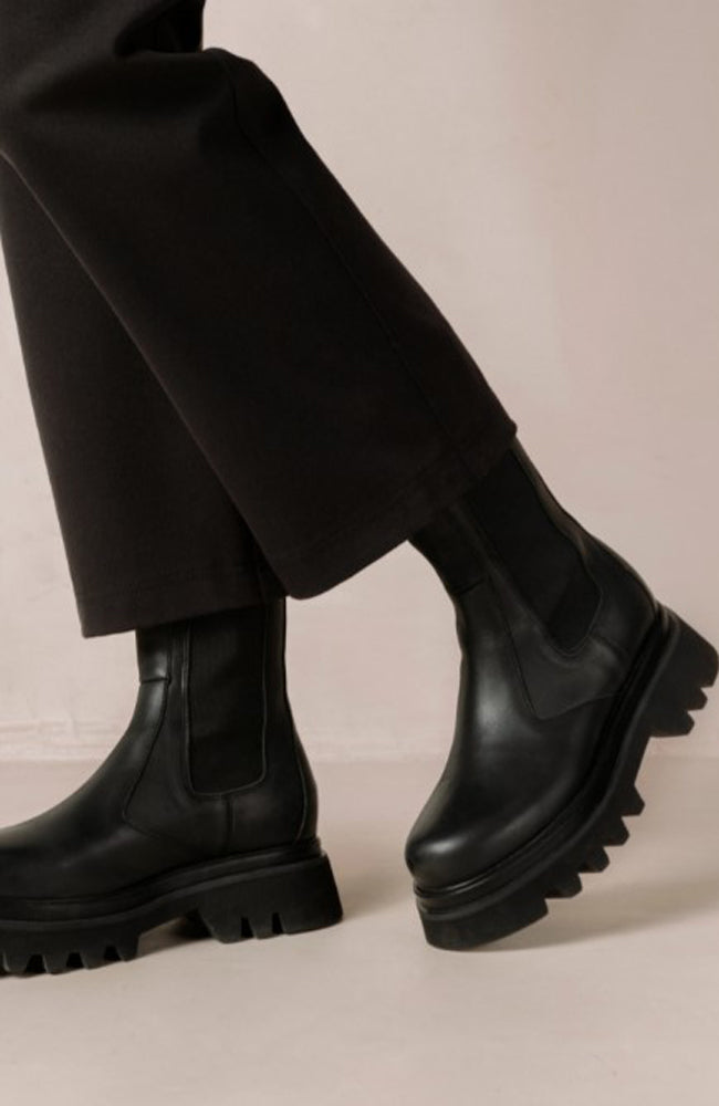 All Rounder - Black Leather Boots