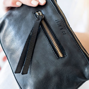 Small Essential Leather Pouch - Black
